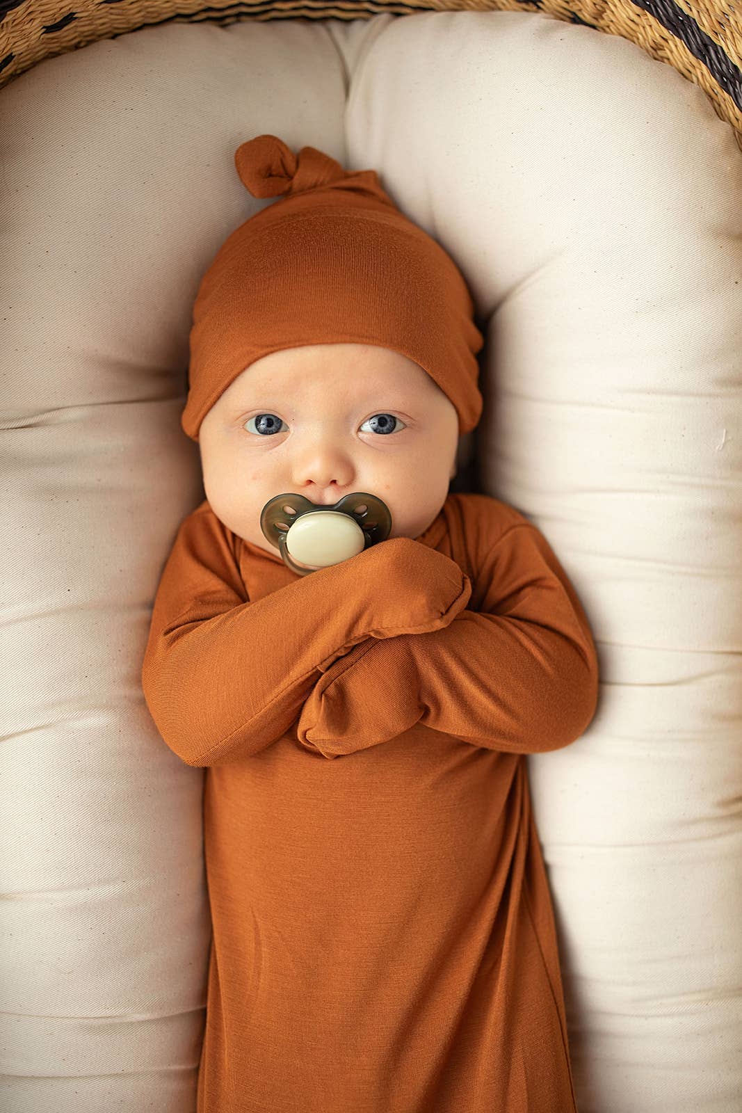 Saddle Knotted Newborn Gown+Hat