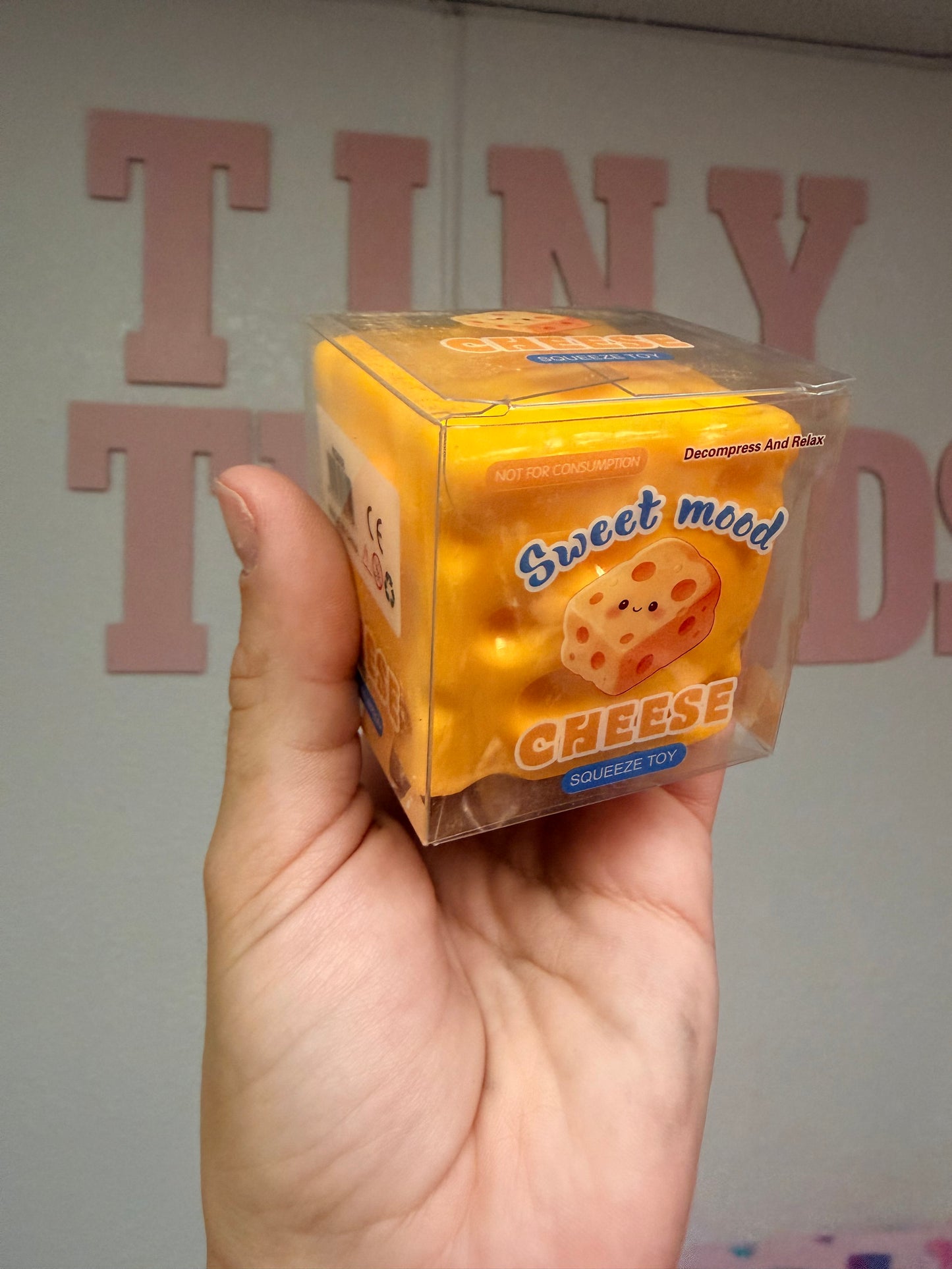 Mini crunchy cheese cube ￼