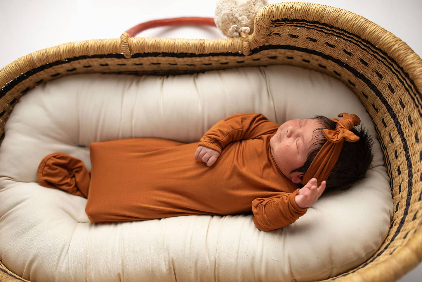 Saddle Knotted Newborn Gown+Hat