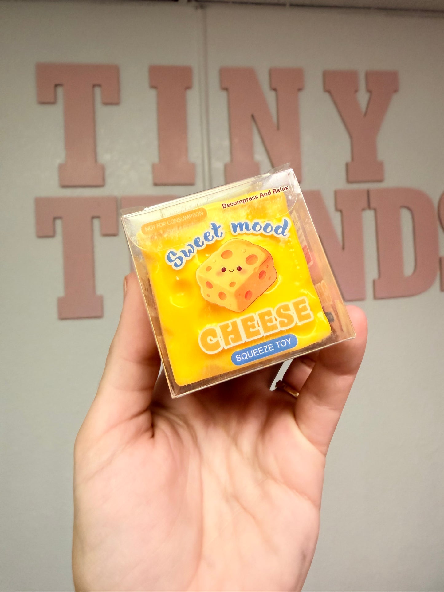 Mini crunchy cheese cube ￼
