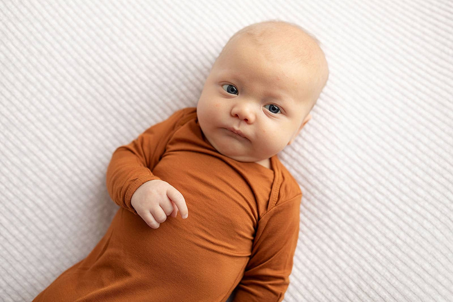 Saddle Knotted Newborn Gown+Hat